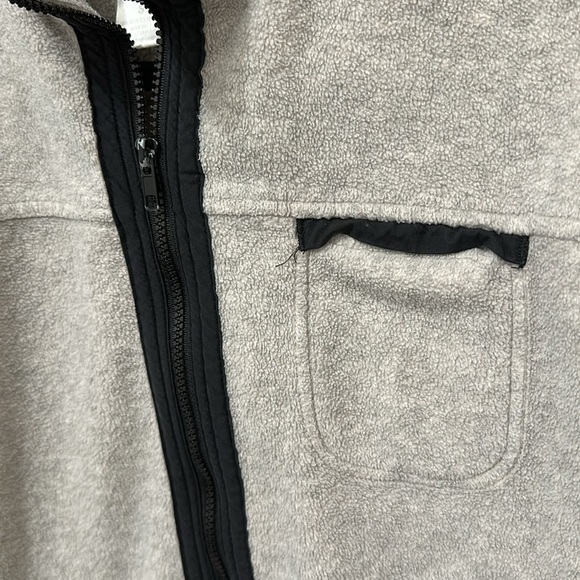 Alpine Tek by Palmetto’s Women’s Light Gray Fleece Jacket - Picture 2 of 6